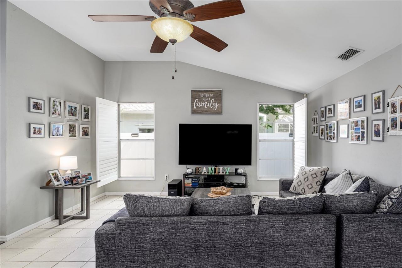 4513 Peridia Boulevard E, Bradenton, FL 34203 Photo