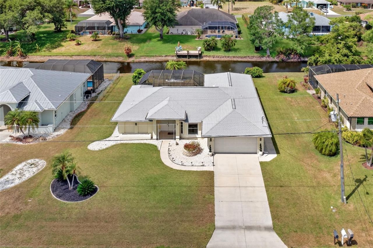 7 Fairway Road , Rotonda West, FL 33947 Photo