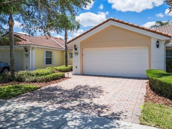 11830 ISELLE DRIVE , ORLANDO, FL 32827