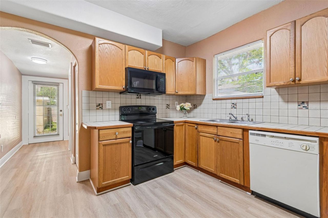 2908 Woodrow Avenue, Tampa, FL 33602 Photo