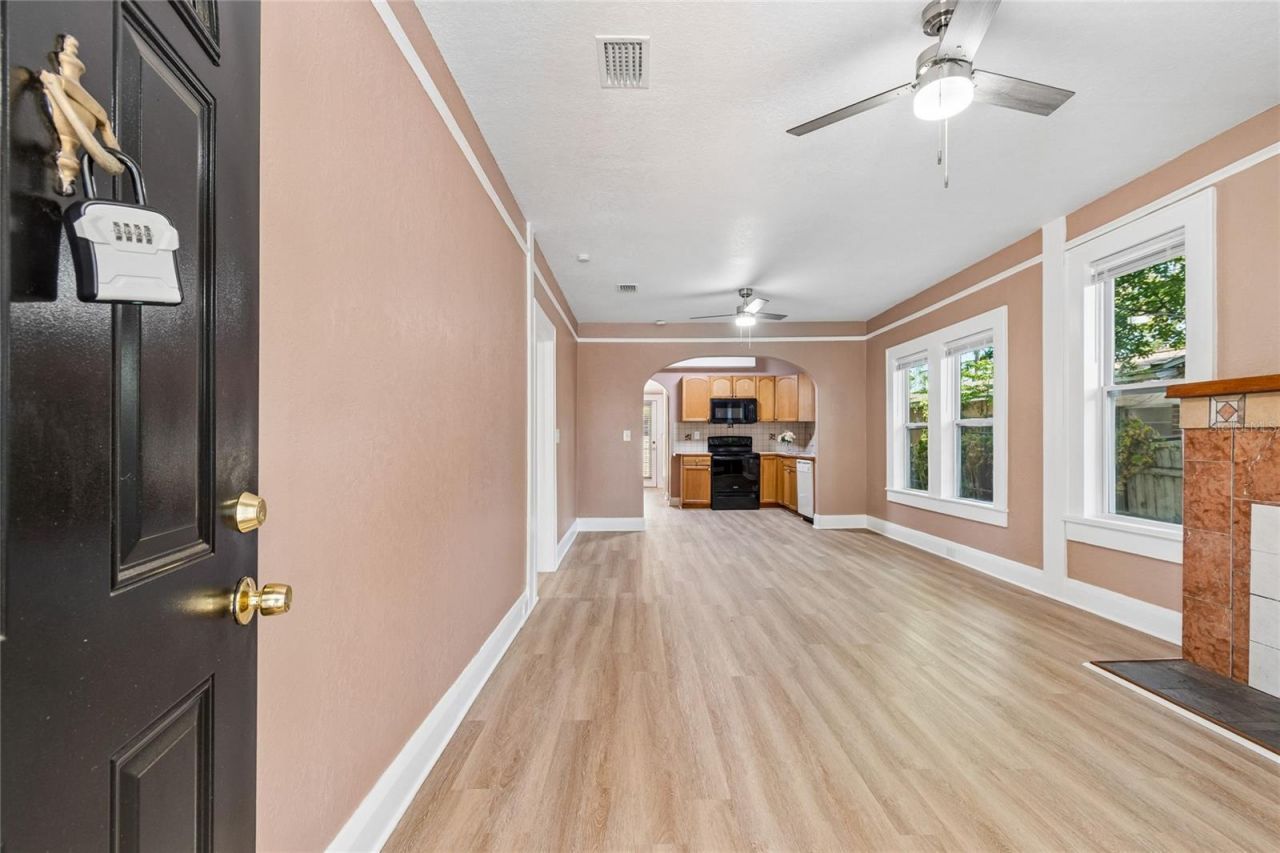 2908 Woodrow Avenue, Tampa, FL 33602 Photo