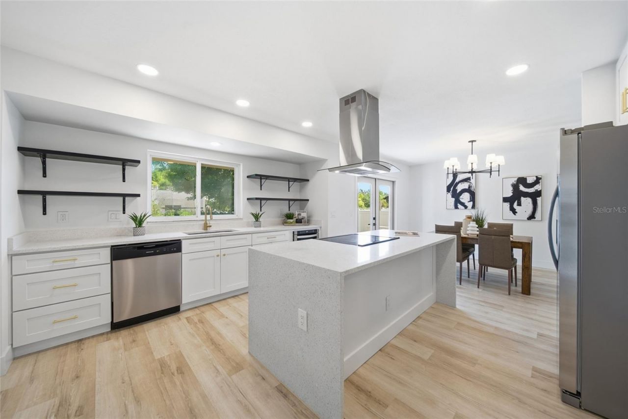 3909 Willowtree Place , Tampa, FL 33624 Photo