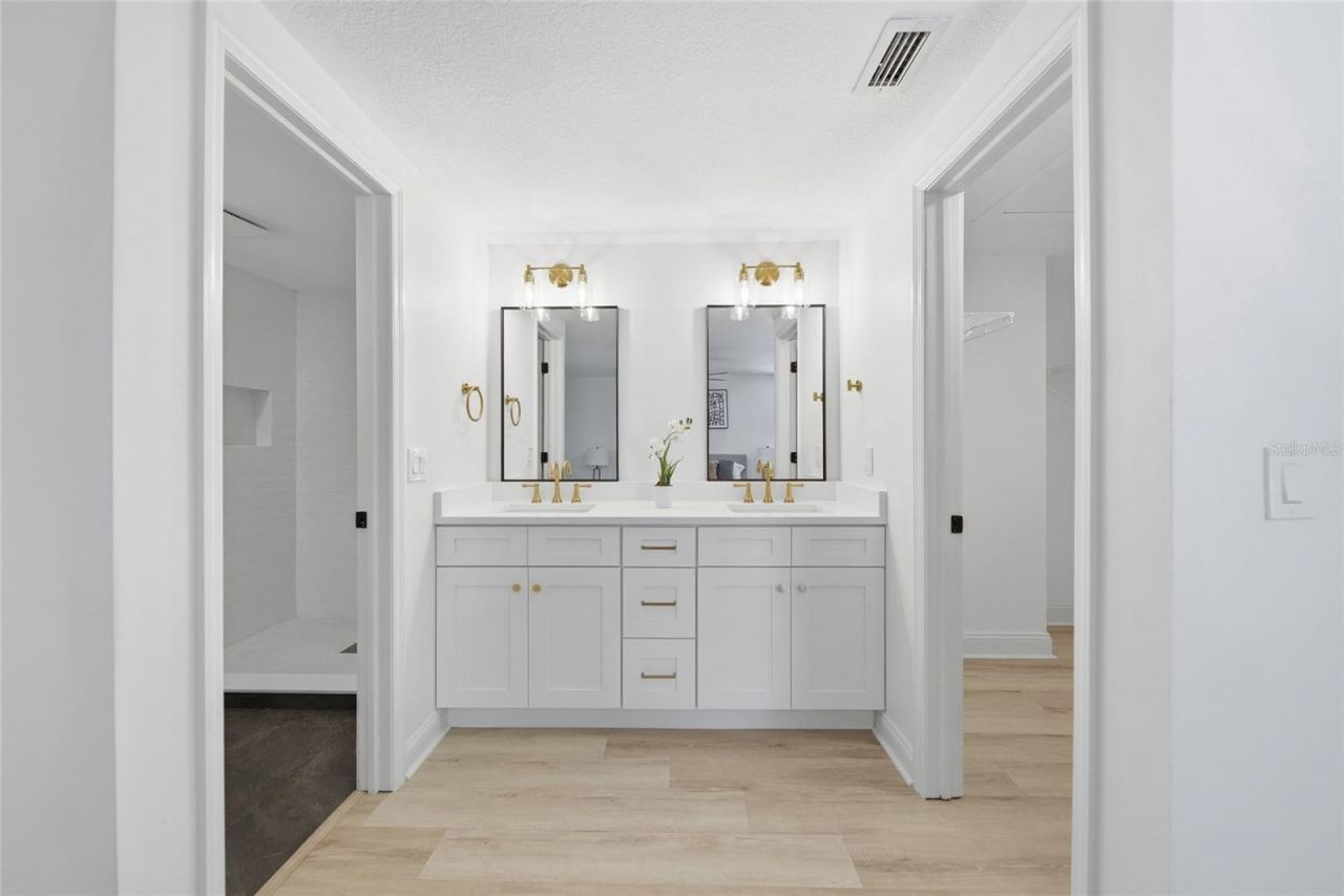 3909 Willowtree Place , Tampa, FL 33624 Photo