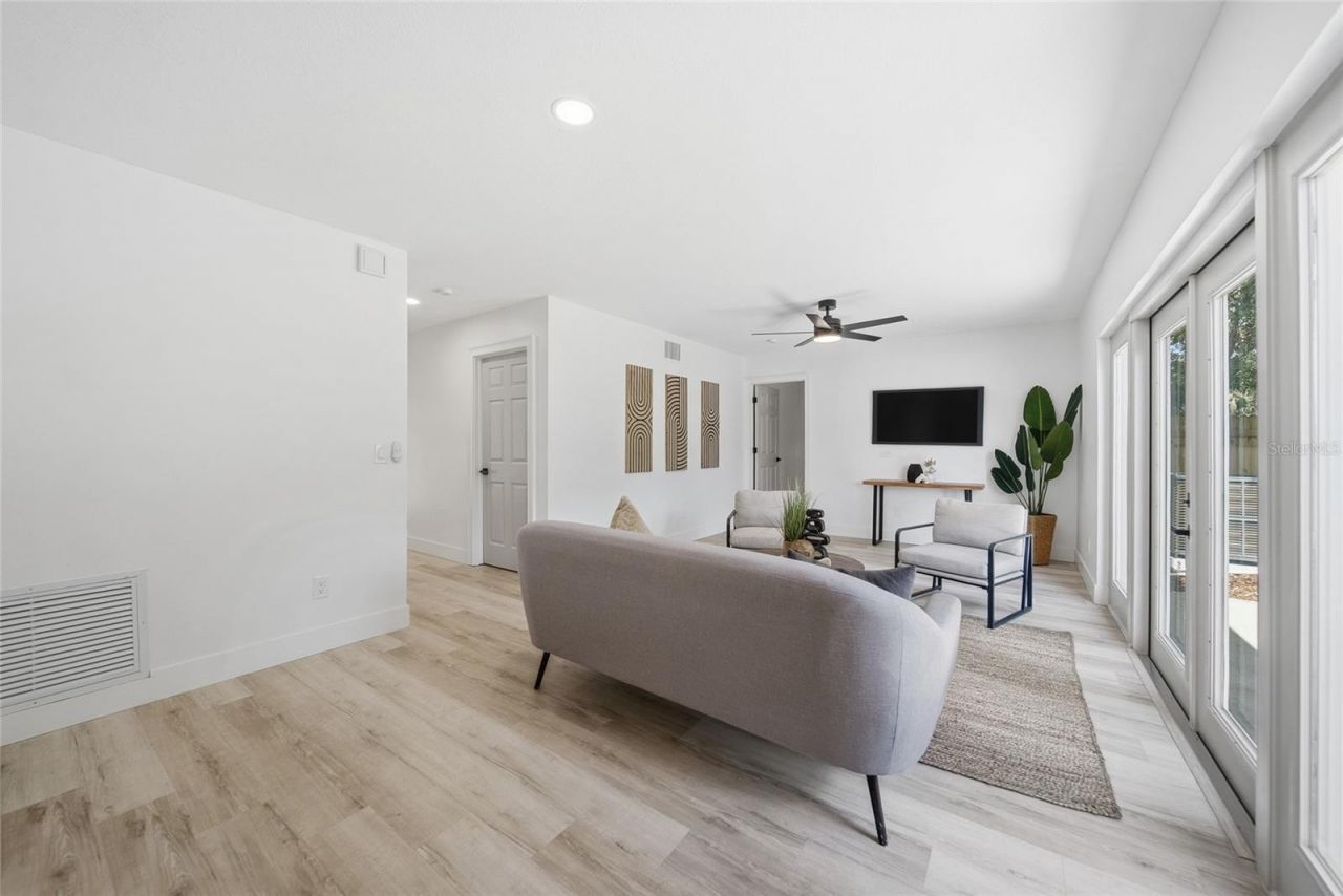 3909 Willowtree Place , Tampa, FL 33624 Photo