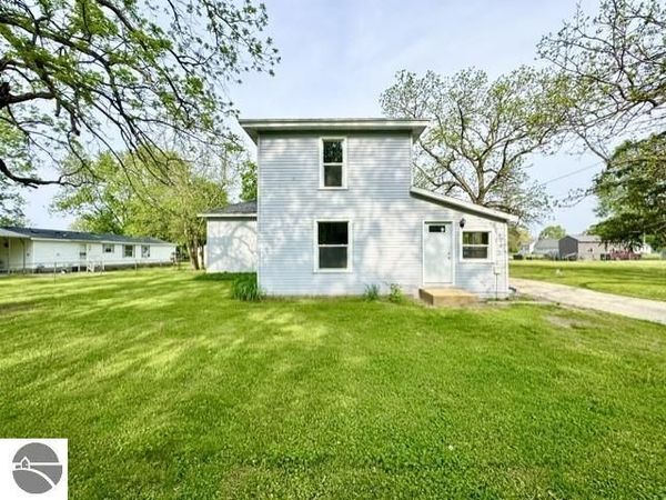 8172 Bloomer Street S, Carson City, MI 48811