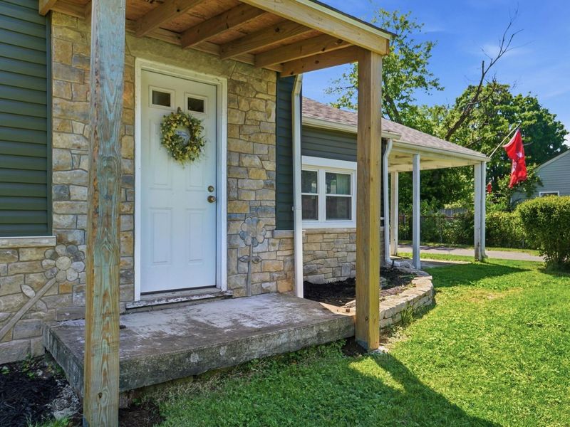 150 Lennox Avenue, Columbus, OH 43228 Photo 5