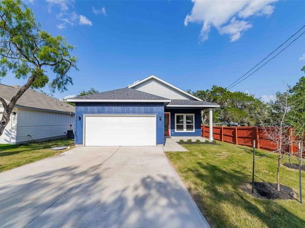 639 Magnolia LN, Cottonwood Shores, TX 78657