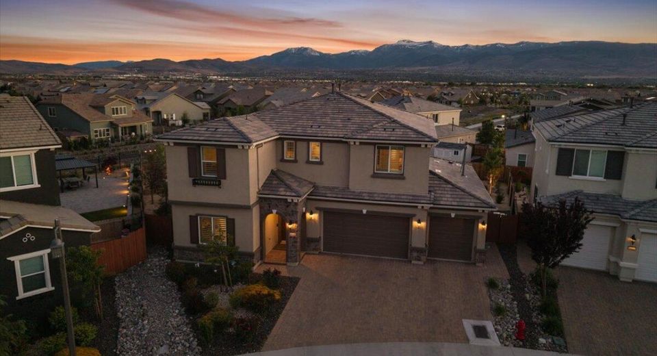 9329 Skyracer Drive, Reno, NV 89521 Photo