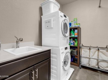 9329 Skyracer Drive, Reno, NV 89521 Photo