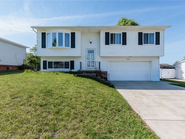 10201 Munich Drive , Parma, OH 44130