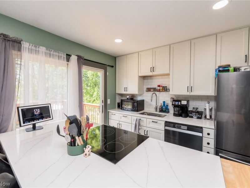 10201 Munich Drive, Parma, OH 44130 Photo 5