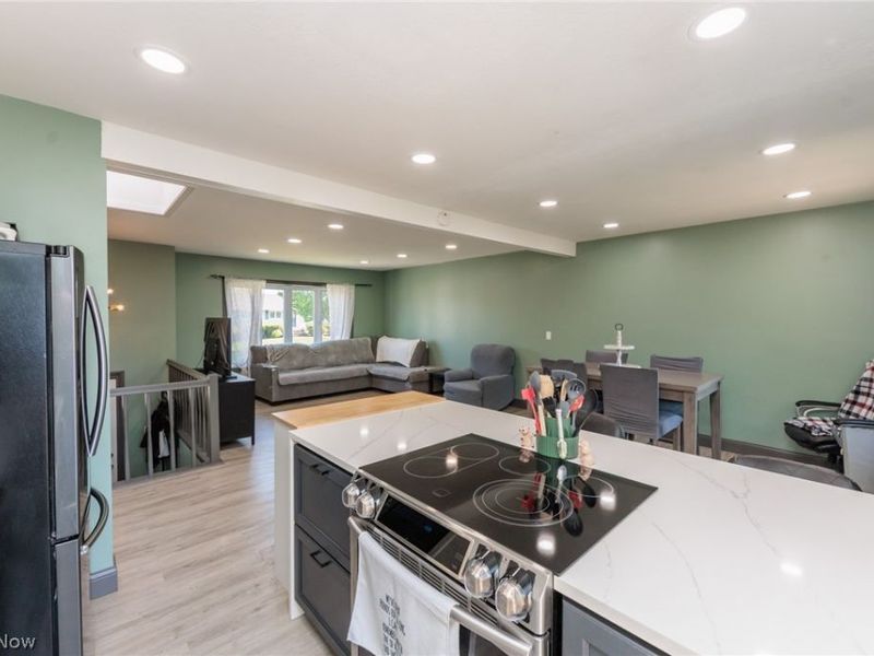 10201 Munich Drive, Parma, OH 44130 Photo 7