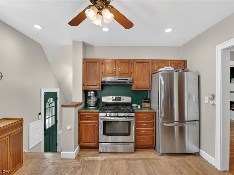 8465 Usher Road, Olmsted Falls, OH 44138 Photo 12