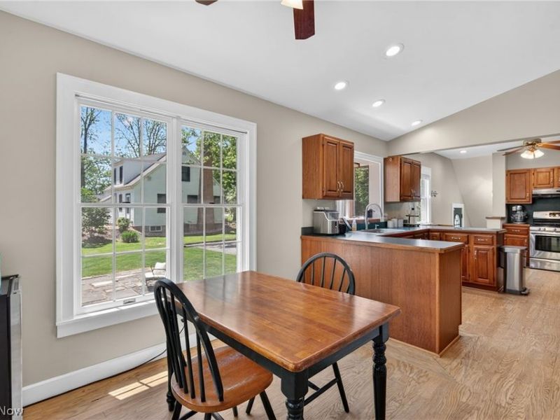 8465 Usher Road, Olmsted Falls, OH 44138 Photo 15
