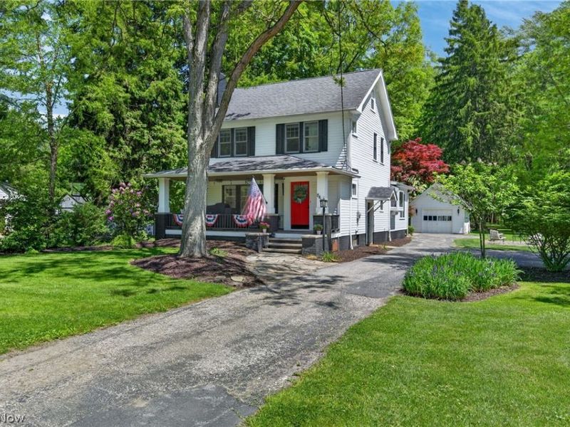 8465 Usher Road, Olmsted Falls, OH 44138 Photo 2