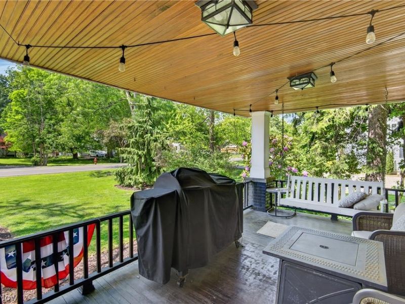 8465 Usher Road, Olmsted Falls, OH 44138 Photo 4