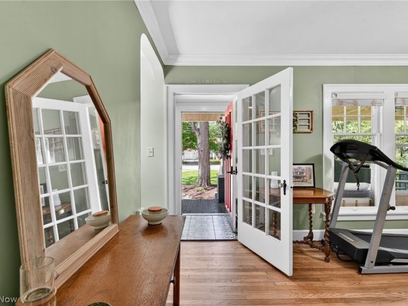 8465 Usher Road, Olmsted Falls, OH 44138 Photo 5