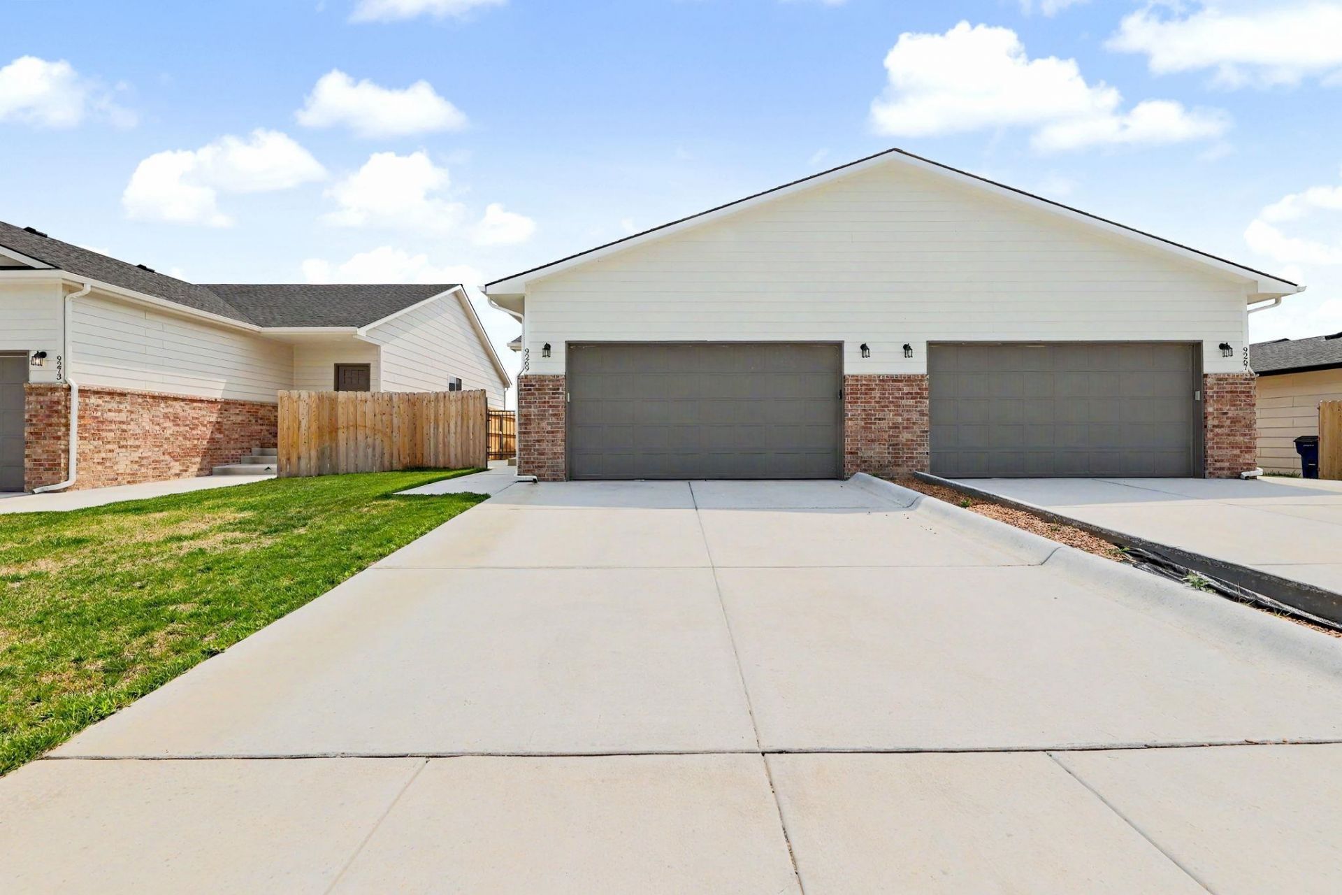9269 E Fox Pointe, Bel Aire, KS 67226 Main Photo