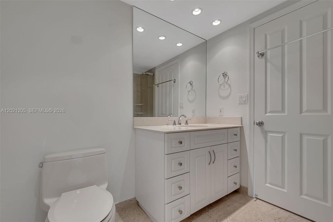3 Grove Isle Dr, Unit C1606, Coconut Grove, FL 33133 Photo
