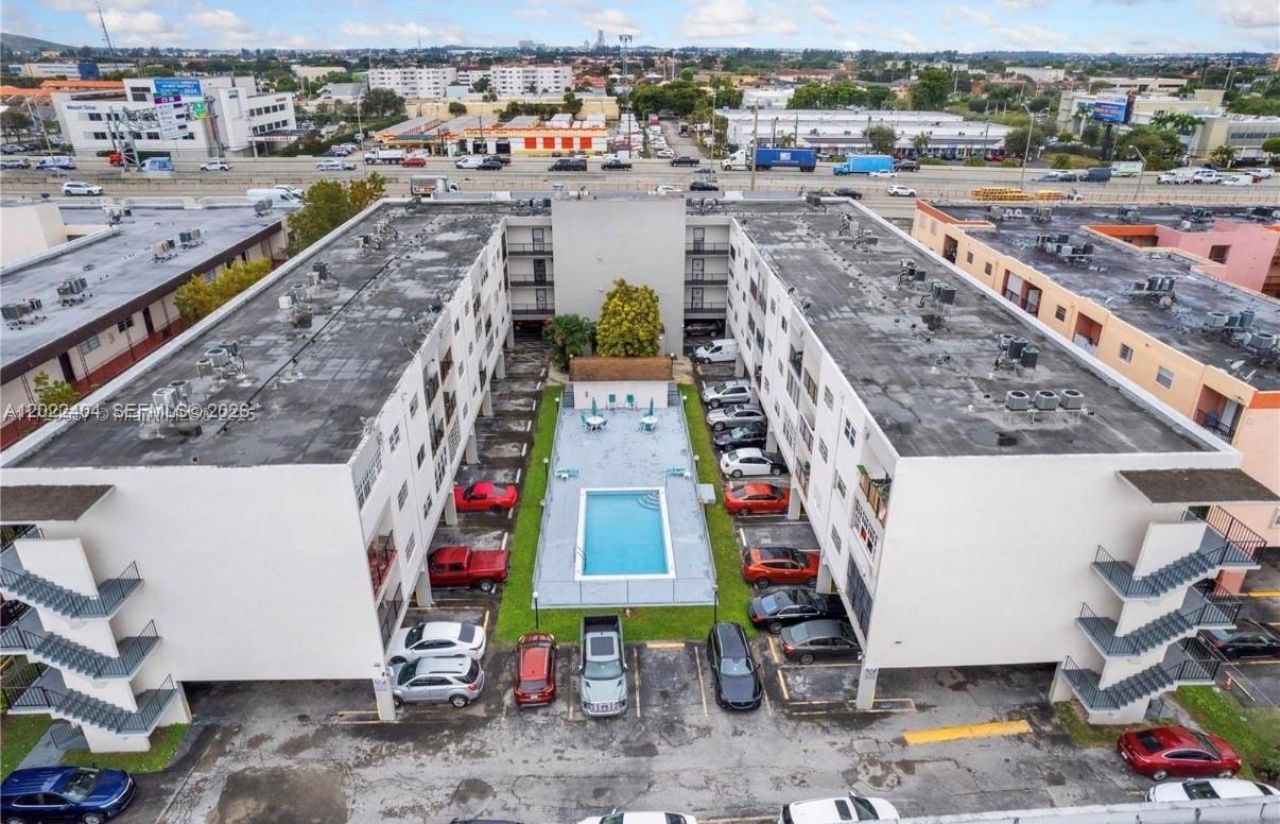 6125 W 20th Ave, Unit 302, Hialeah, FL 33012 Photo