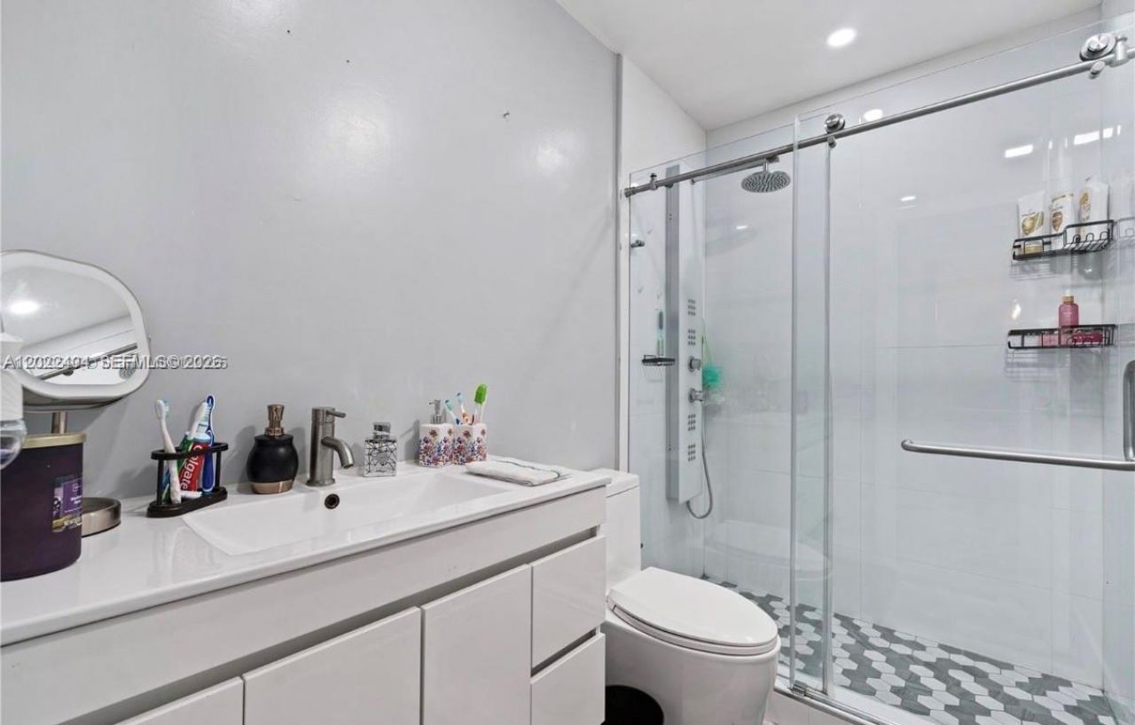 6125 W 20th Ave, Unit 302, Hialeah, FL 33012 Photo