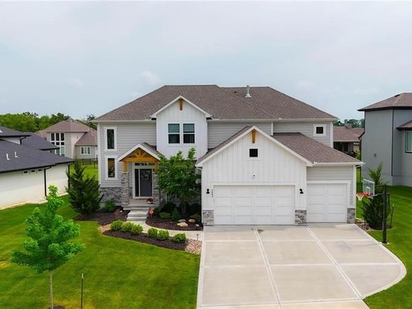2063 NW O'Brien Road, Lee's Summit, MO 64081