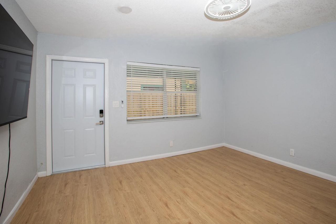 1135 NW 6th Avenue, Fort Lauderdale, FL 33311 Photo