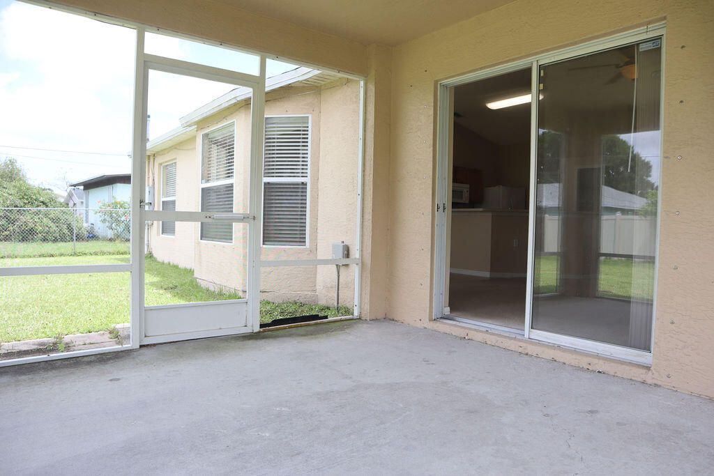 2392 SE Stonecrop Street, Port Saint Lucie, FL 34984 Photo