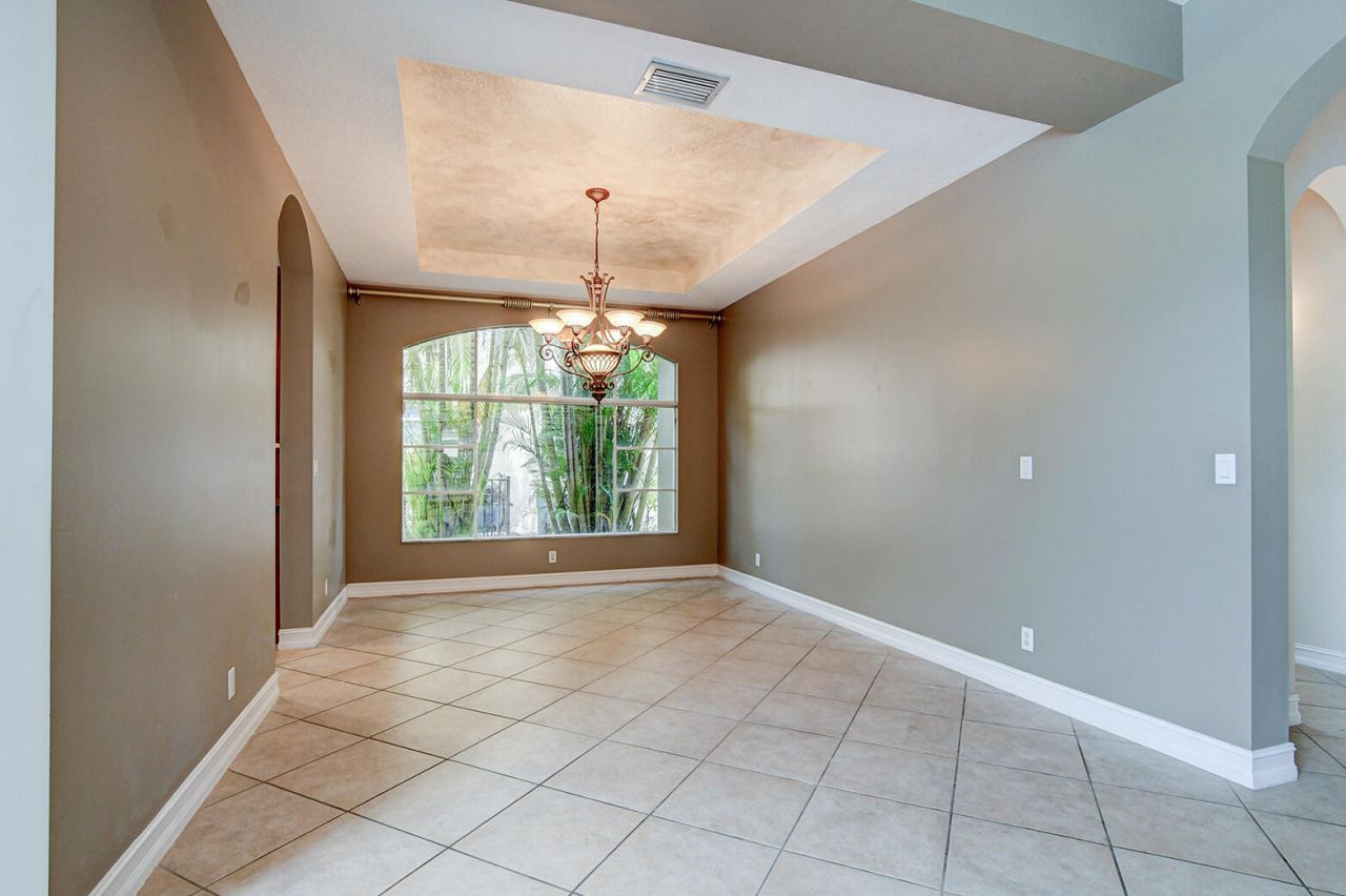 670 Edgebrook Lane, West Palm Beach, FL 33411 Photo