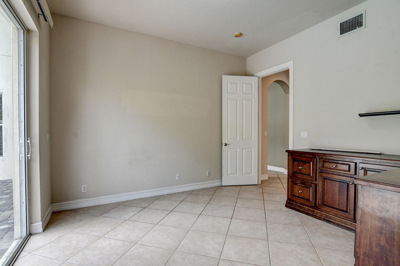 670 Edgebrook Lane, West Palm Beach, FL 33411 Photo