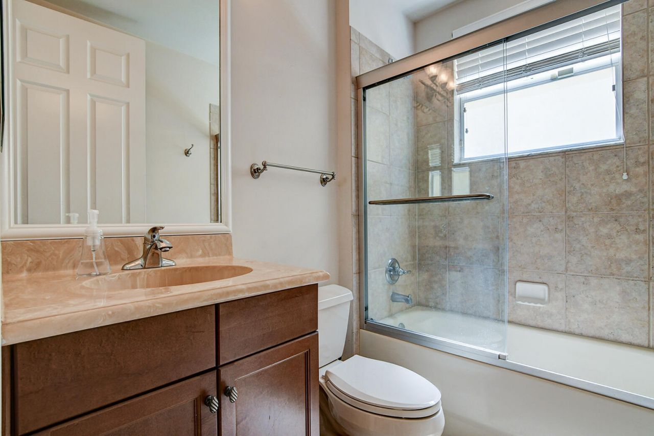 670 Edgebrook Lane, West Palm Beach, FL 33411 Photo