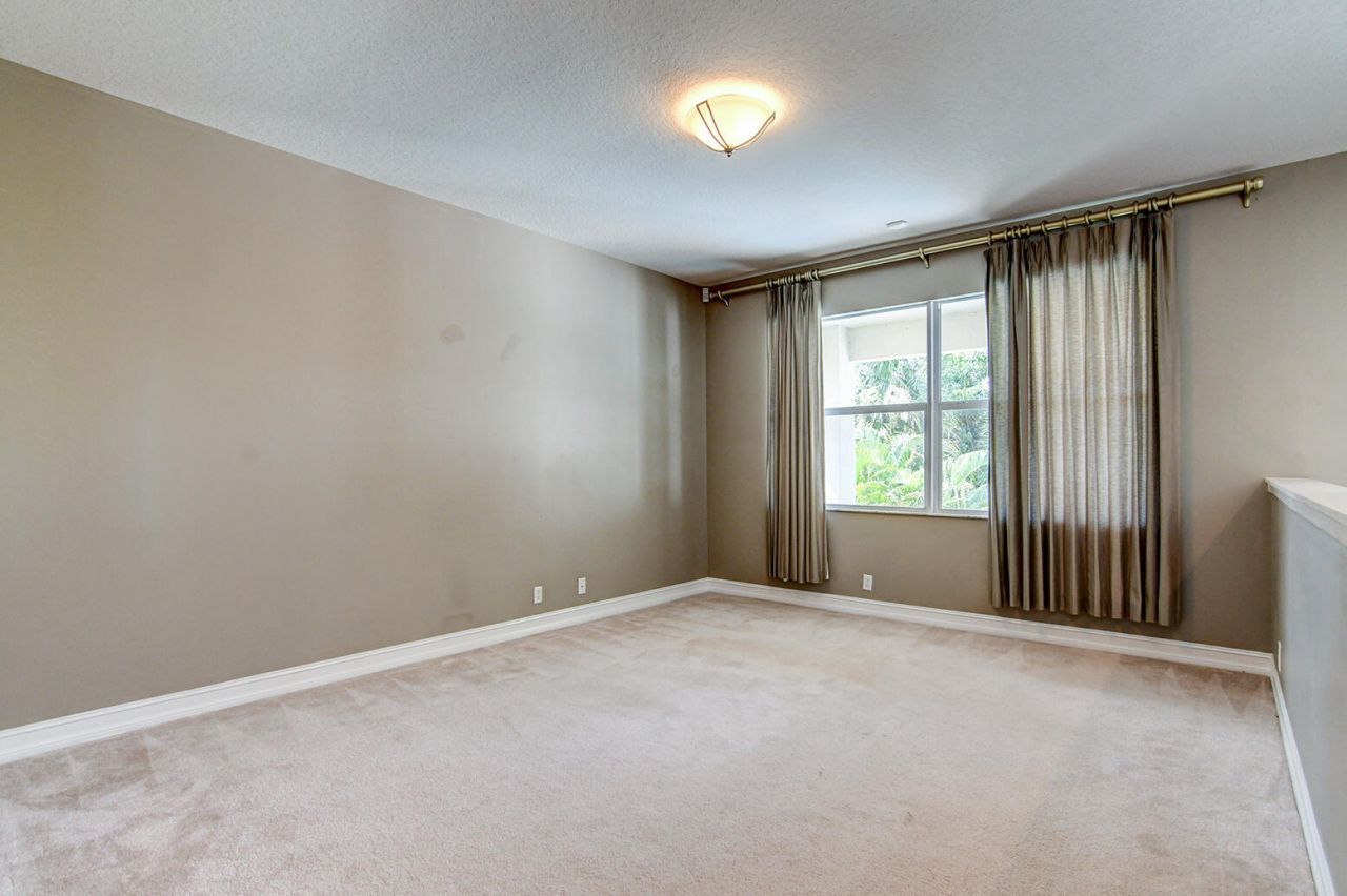 670 Edgebrook Lane, West Palm Beach, FL 33411 Photo