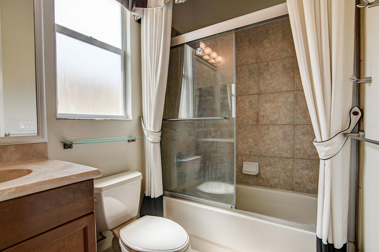 670 Edgebrook Lane, West Palm Beach, FL 33411 Photo