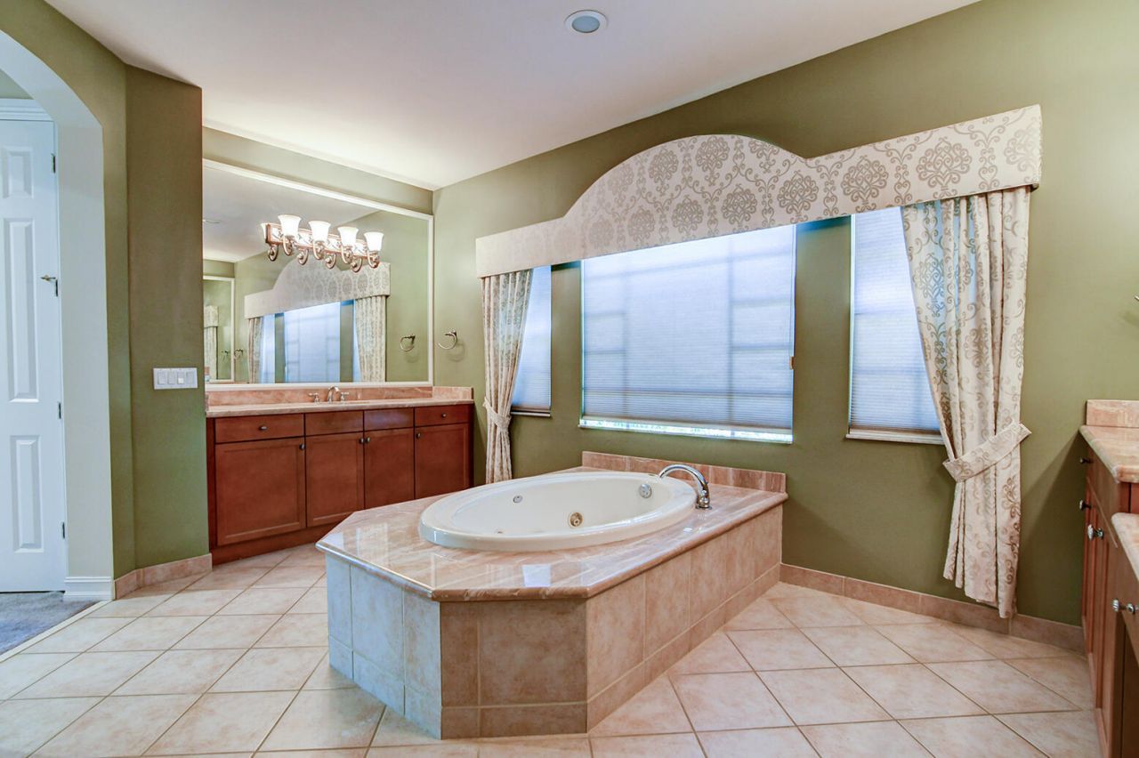 670 Edgebrook Lane, West Palm Beach, FL 33411 Photo