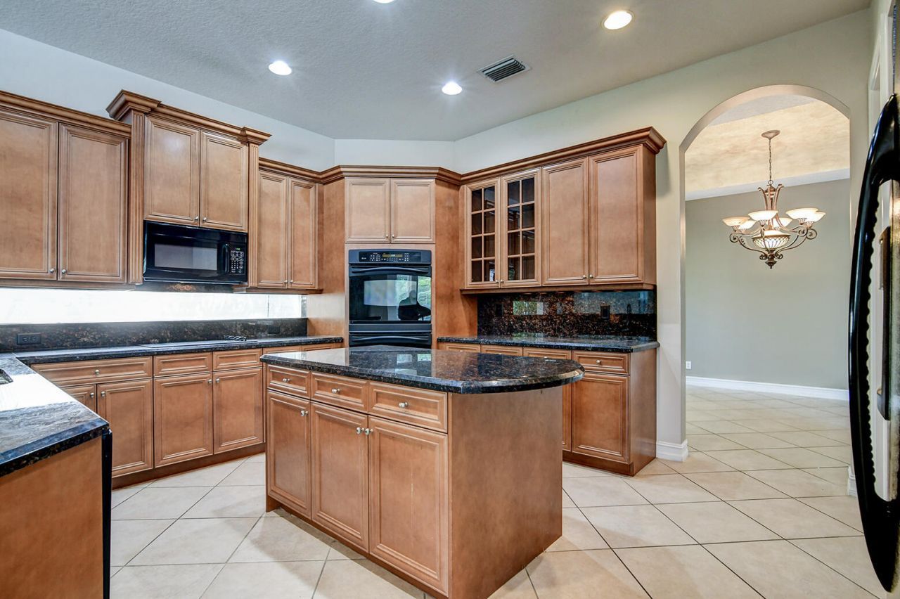 670 Edgebrook Lane, West Palm Beach, FL 33411 Photo