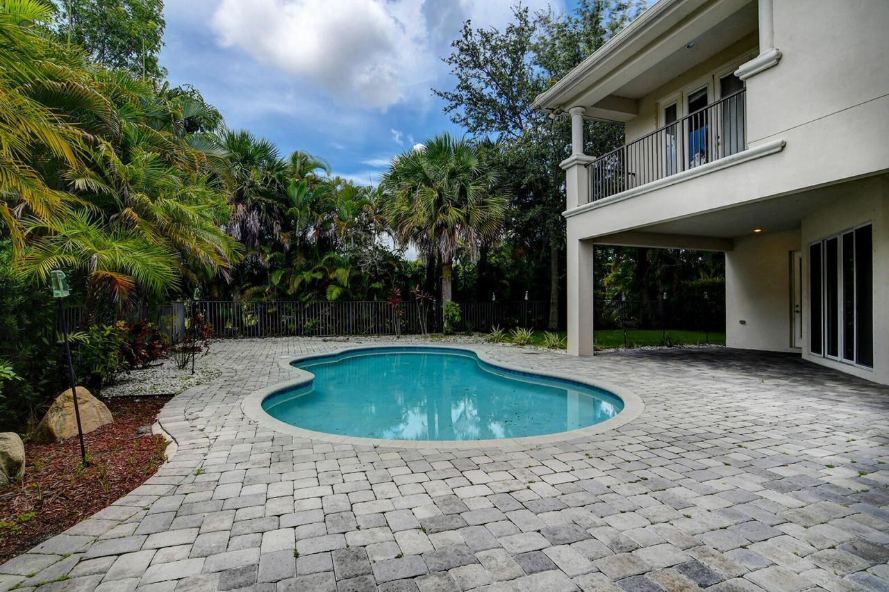 670 Edgebrook Lane, West Palm Beach, FL 33411 Photo