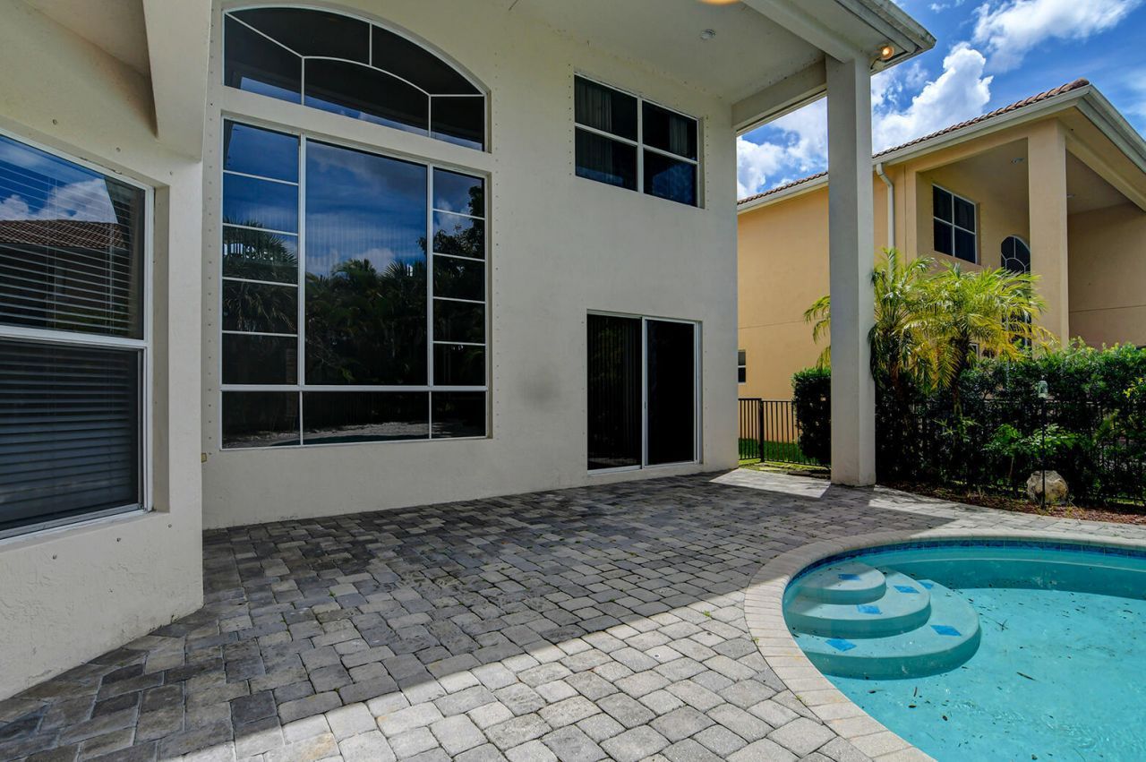 670 Edgebrook Lane, West Palm Beach, FL 33411 Photo