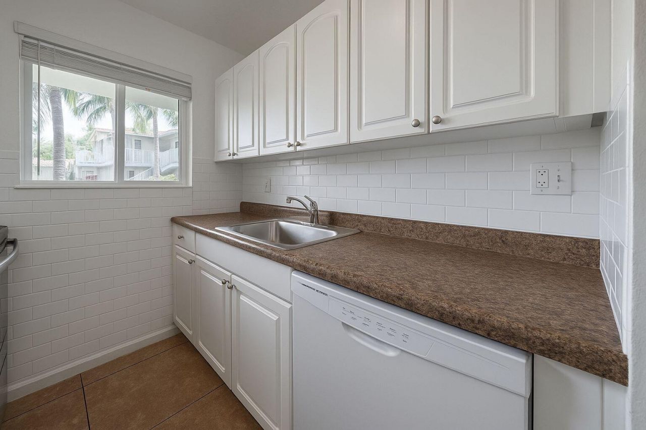 1671 NE 33rd Street, Unit 1, Pompano Beach, FL 33064 Photo