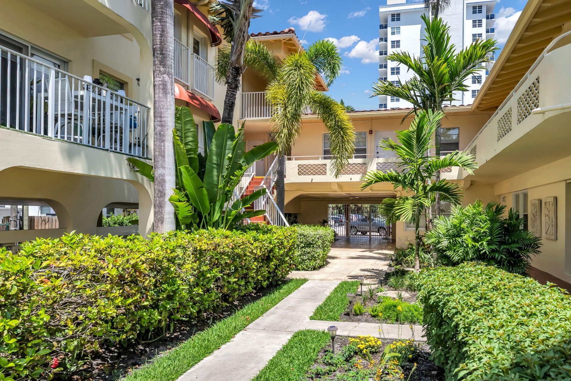 341 N Birch Road, Unit 206, Fort Lauderdale, FL 33304 Photo
