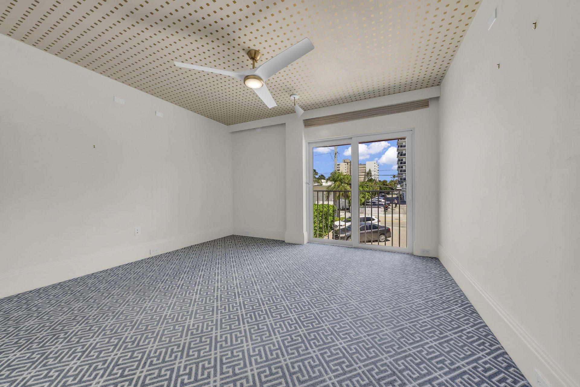 341 N Birch Road, Unit 206, Fort Lauderdale, FL 33304 Photo