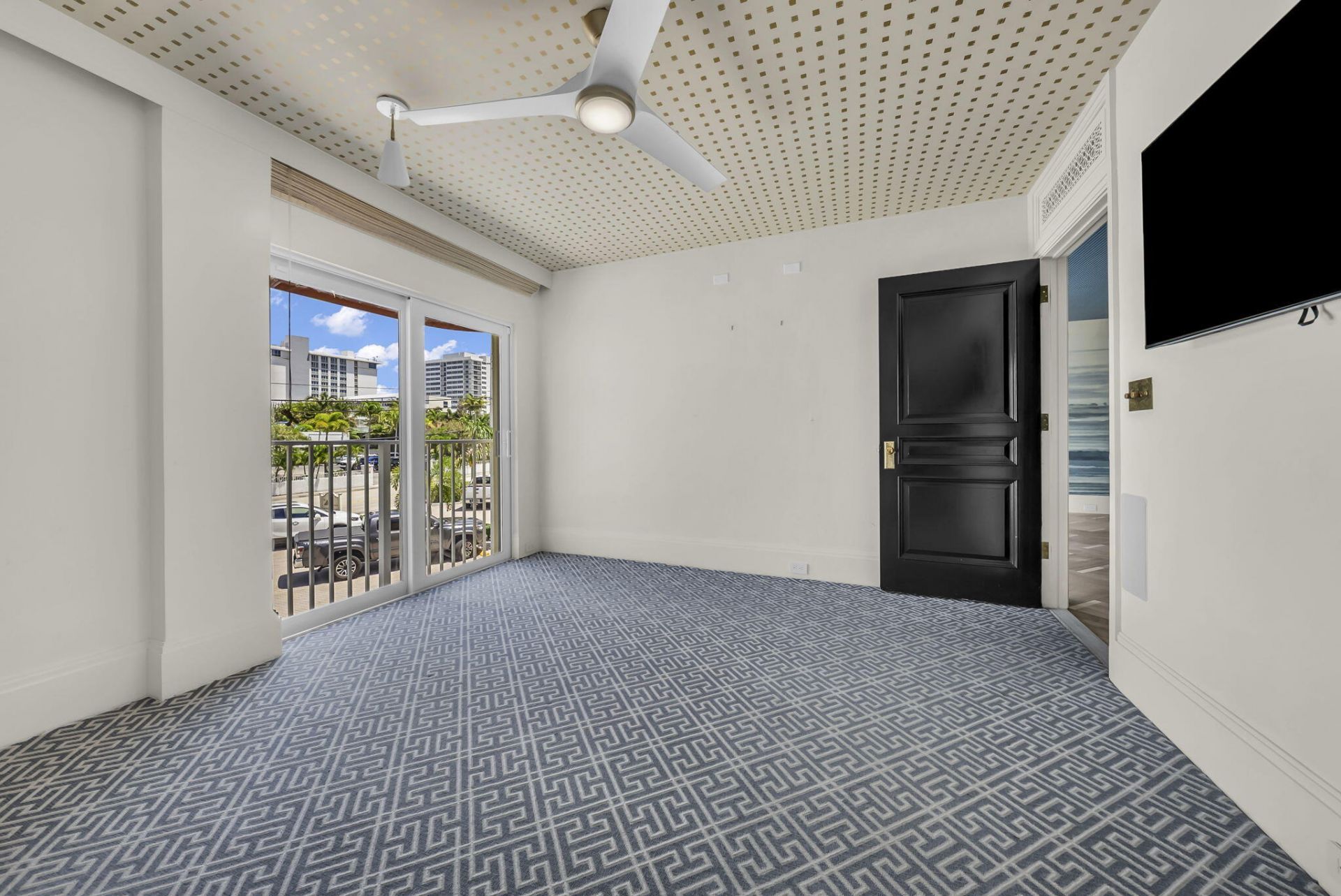 341 N Birch Road, Unit 206, Fort Lauderdale, FL 33304 Photo