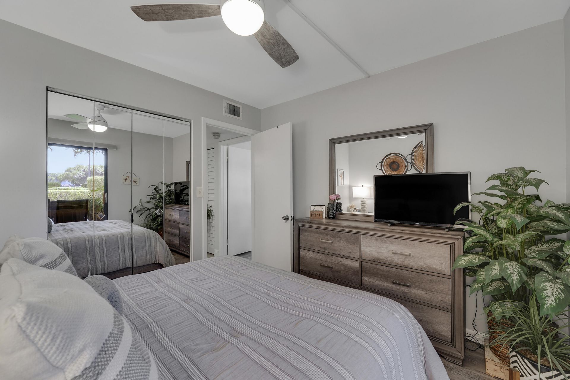 15484 Lakes Of Delray Boulevard, Unit 103, Delray Beach, FL 33484 Photo