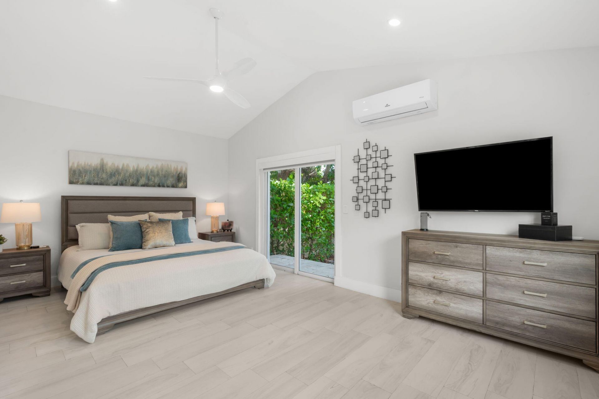 648 NE 17th Avenue, Fort Lauderdale, FL 33304 Photo