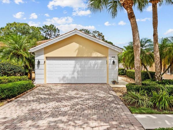 918 SW Balmoral Trace, Stuart, FL 34997