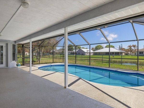 1902 SE Gaskins Circle, Port St. Lucie, FL 34952