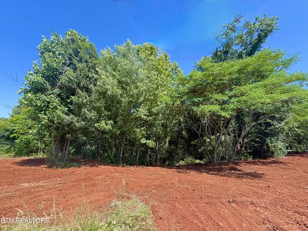 305 Oakwood Estates Drive, Lenoir City, TN 37772