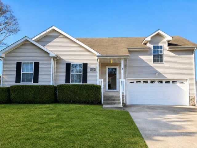 168 Kings Deer Dr, Clarksville, TN 37042 Main Photo