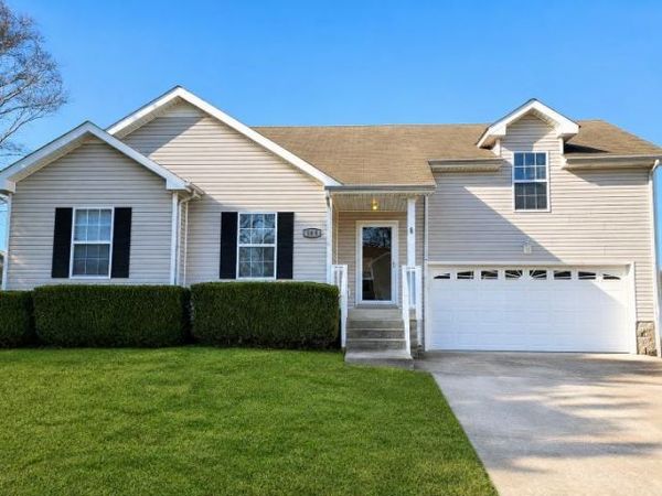 168 Kings Deer Dr, Clarksville, TN 37042