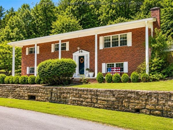 169 Burning Springs Drive, Belle, WV 25015