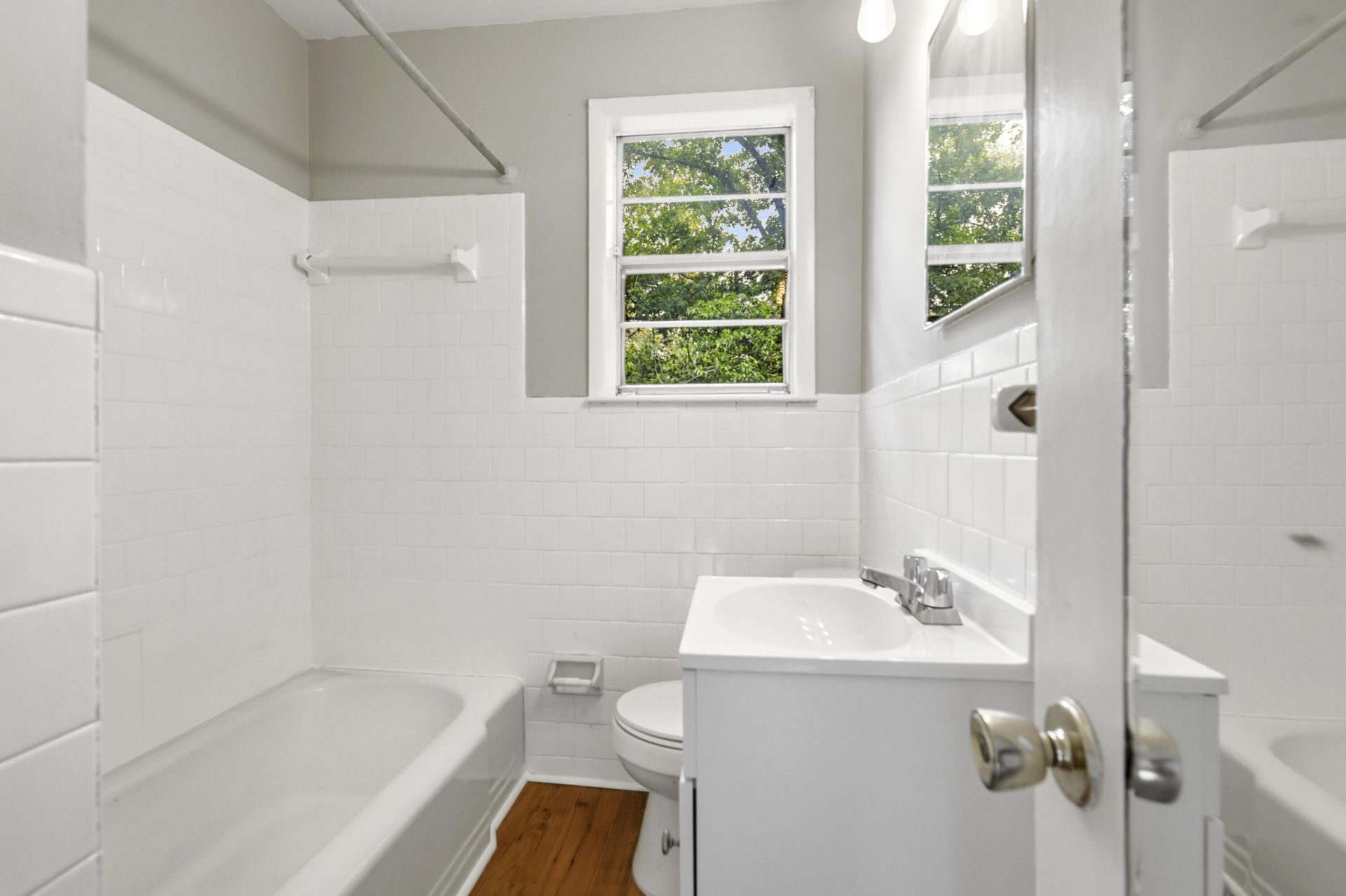 2321 Kent Avenue Photo 7